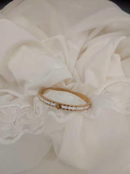 Small Flower White Ribbon Bangle