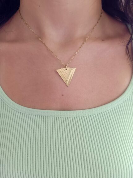 Simple Movable Triangles Gold Necklace